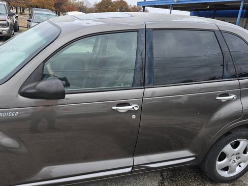 Used 2001 Chrysler PT Cruiser image 2