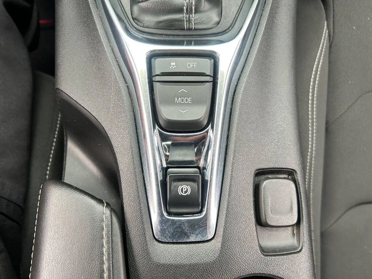 Used 2018 Chevrolet Camaro LT w/ Redline Edition RWD image 23
