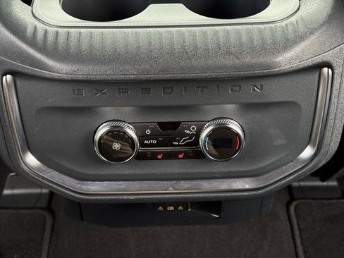 Certified 2026 Ford Expedition Platinum AWD/4WD image 30