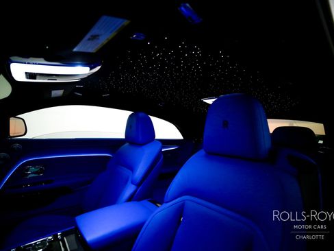 New 2025 Rolls-Royce Spectre Black Badge w/ Spectre Enhancement Package image 30