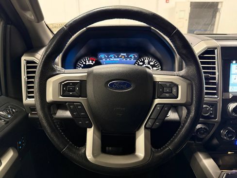 Used 2016 Ford F150 Lariat w/ Equipment Group 502A Luxury AWD/4WD image 12