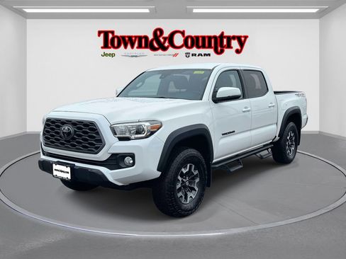 Used 2021 Toyota Tacoma TRD Off-Road image 3