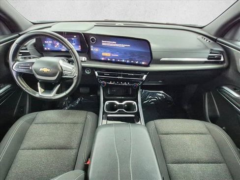 Used 2024 Chevrolet Traverse LT FWD image 19