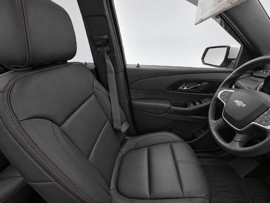 Used 2023 Chevrolet Traverse RS w/ LPO, Floor Liner Package AWD/4WD image 11