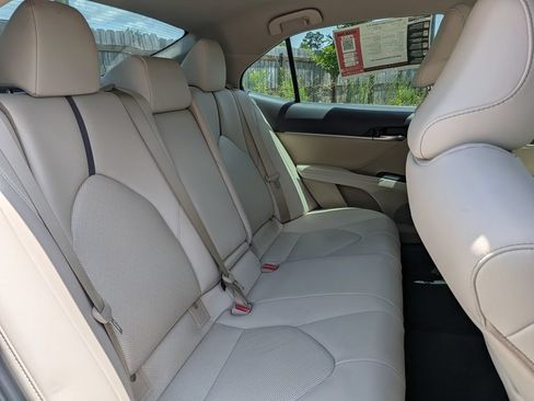Used 2022 Toyota Camry XLE FWD image 24