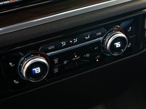 Used 2024 GMC Sierra 1500 SLT image 27