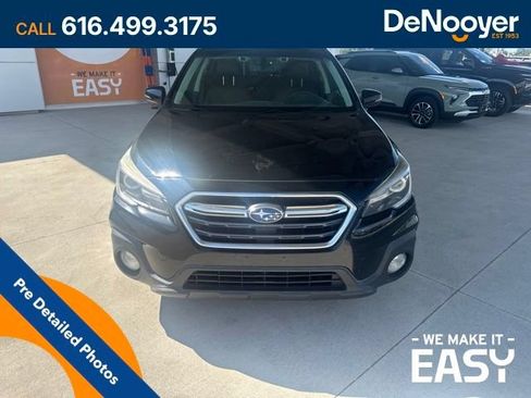 Used 2018 Subaru Outback 3.6R Touring AWD/4WD image 8