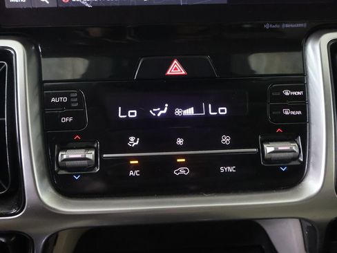 Used 2022 Kia Sorento S FWD image 27