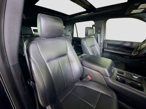 Used 2020 Ford Expedition Max XLT w/ Equipment Group 202A RWD image 32