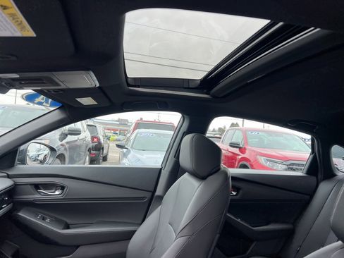 Used 2024 Honda Accord Sport image 17