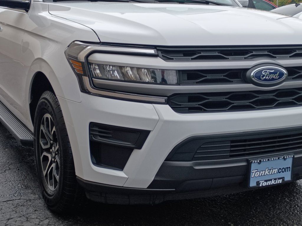 Used 2024 Ford Expedition XLT AWD/4WD image 11