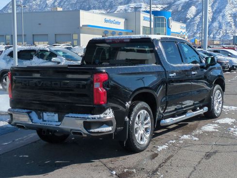 Used 2022 Chevrolet Silverado 1500 LTZ w/ LTZ Premium Package image 3