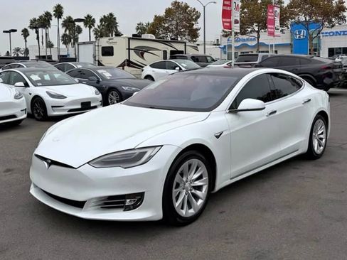 Used 2019 Tesla Model S Standard Range image 2