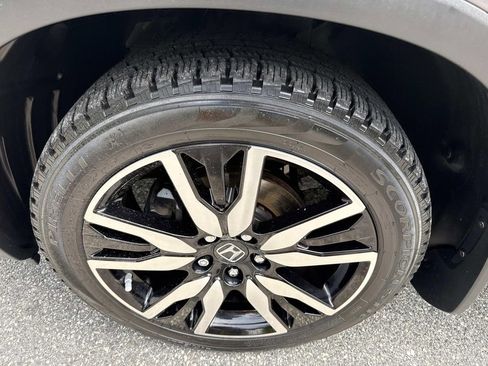 Used 2019 Honda Pilot Touring image 12