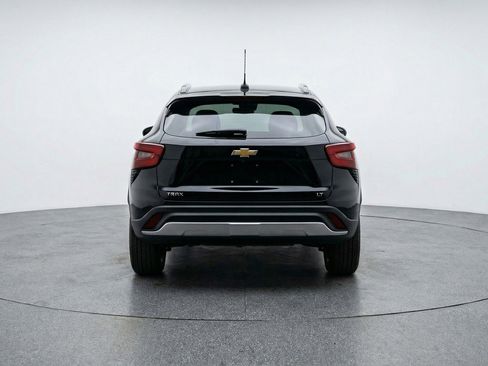 Used 2025 Chevrolet Trax LT FWD image 7