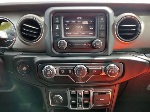 Used 2020 Jeep Wrangler Unlimited Sport S AWD/4WD image 3