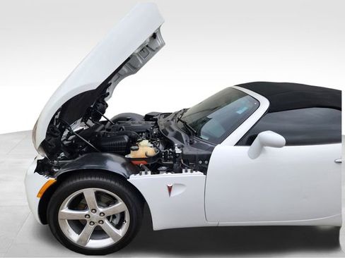 Used 2006 Pontiac Solstice Convertible w/ Premium Package RWD image 20