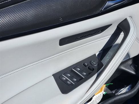 Used 2020 BMW M5 image 13