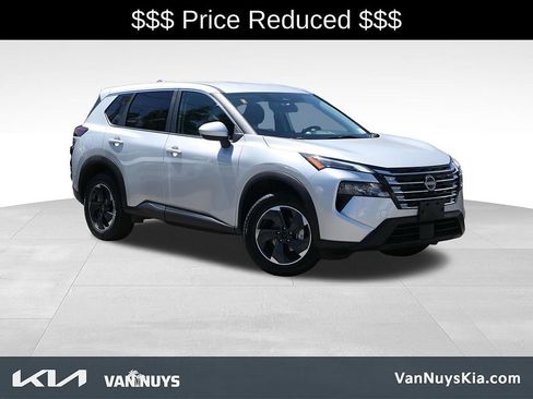 Used 2024 Nissan Rogue SV FWD image 29