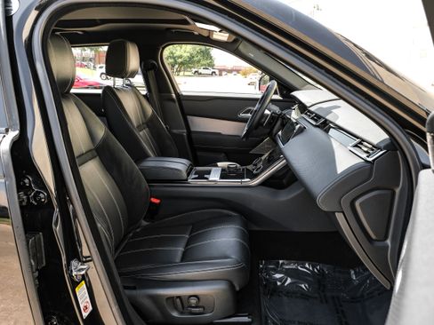 Used 2020 Land Rover Range Rover Velar R-Dynamic S image 32