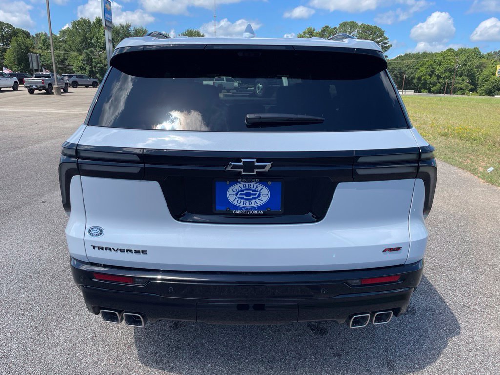 New 2026 Chevrolet Traverse RS w/ LPO, Floor Liner Package FWD image 5