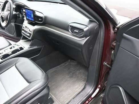 Used 2023 Ford Explorer XLT w/ Equipment Group 202A AWD/4WD image 44