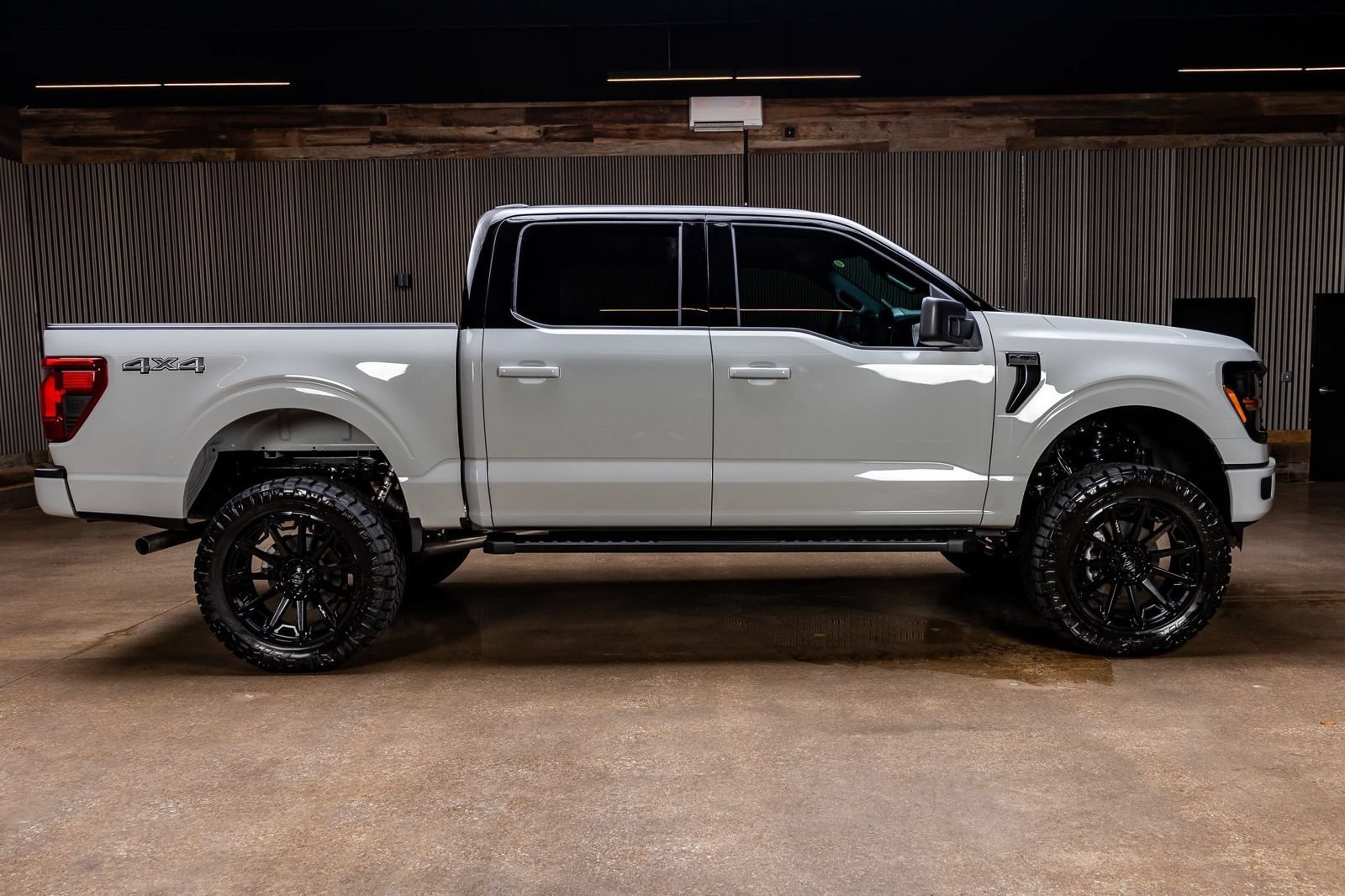 Used 2026 Ford F150 XLT w/ XLT Black Appearance Package AWD/4WD image 11