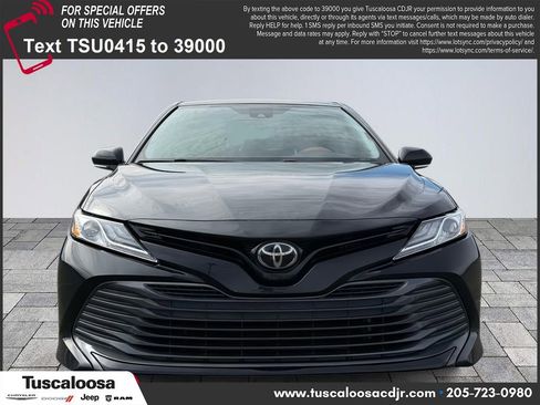 Used 2019 Toyota Camry SE image 2