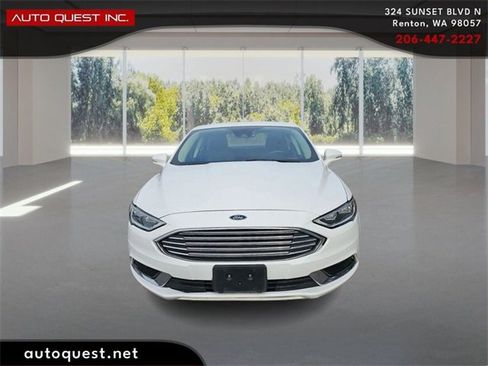 Used 2018 Ford Fusion SE w/ Equipment Group 602A image 2