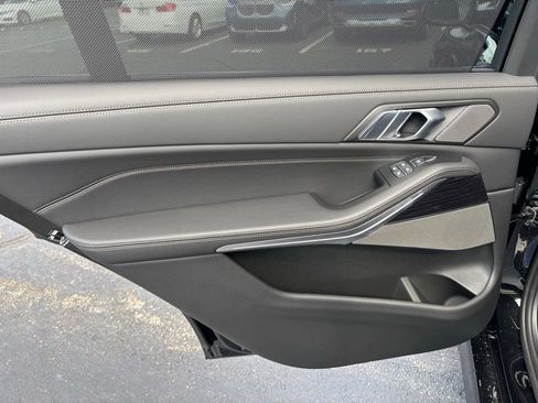 Used 2026 BMW X7 xDrive40i w/ M Sport Package image 15