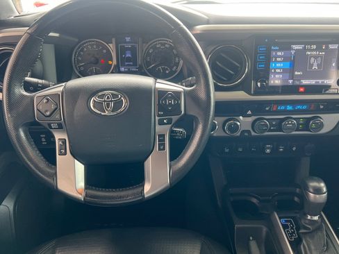 Used 2018 Toyota Tacoma Limited image 11