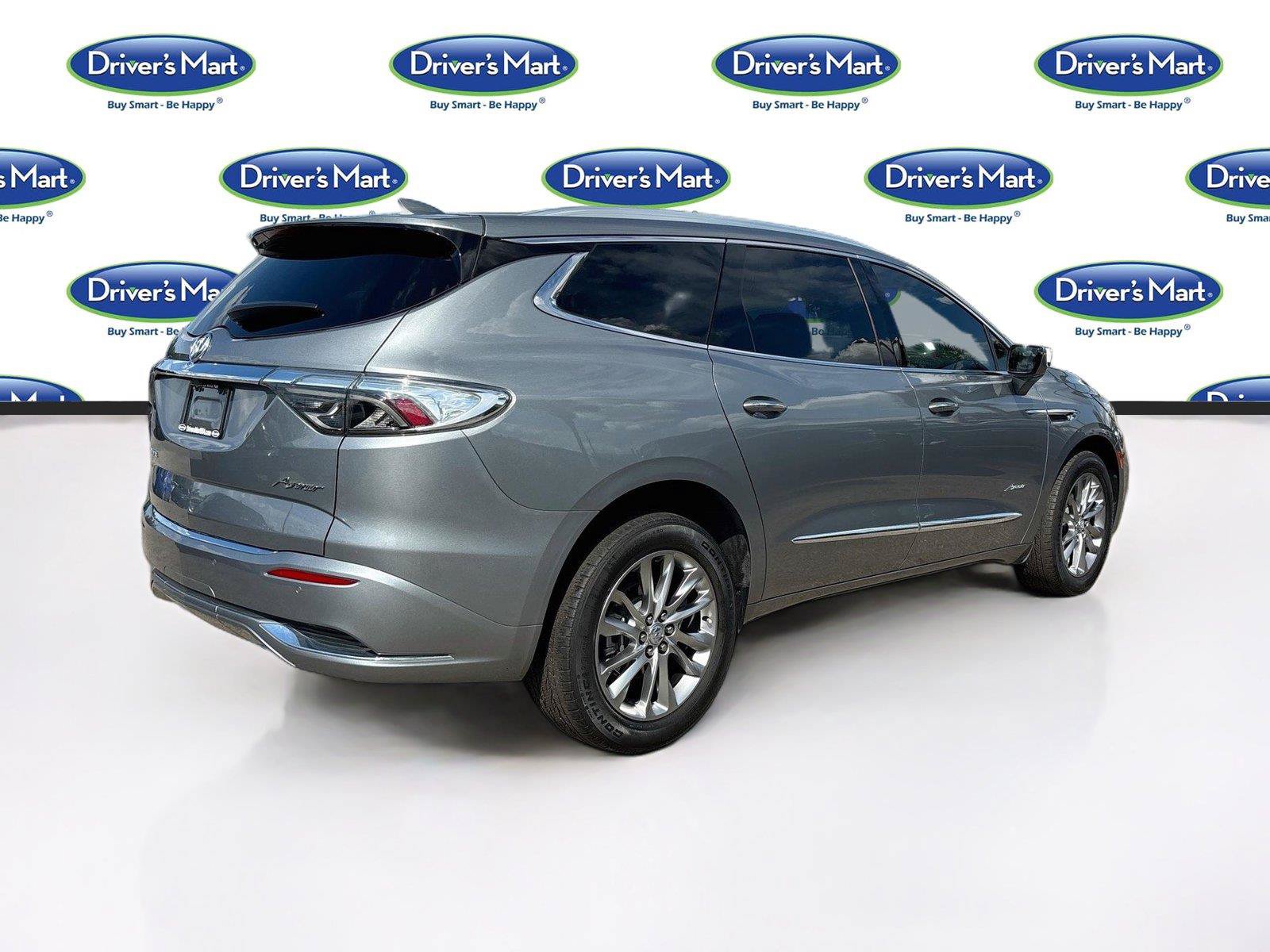Used 2023 Buick Enclave Avenir w/ Avenir Technology Package FWD image 7