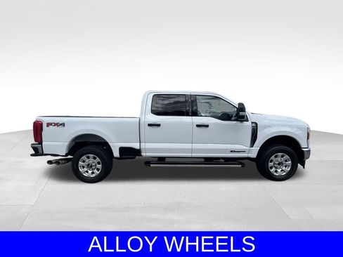Used 2024 Ford F250 XLT w/ FX4 Off-Road Package image 3