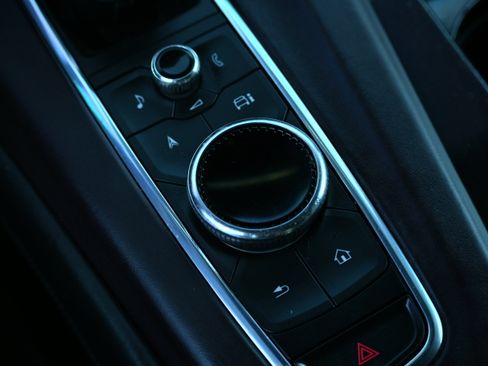 Used 2021 Cadillac Escalade Sport Platinum image 32