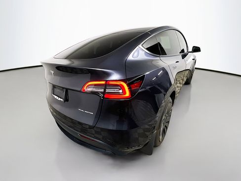 Used 2024 Tesla Model Y Long Range image 4