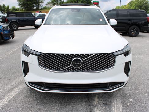 Used 2025 Volvo XC90 B6 Plus AWD/4WD image 3