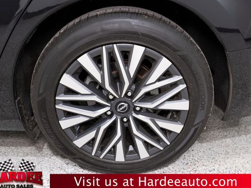 Used 2024 Nissan Altima 2.5 SV FWD image 10