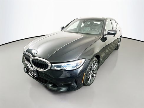 Used 2020 BMW 330i xDrive Sedan w/ Convenience Package image 3