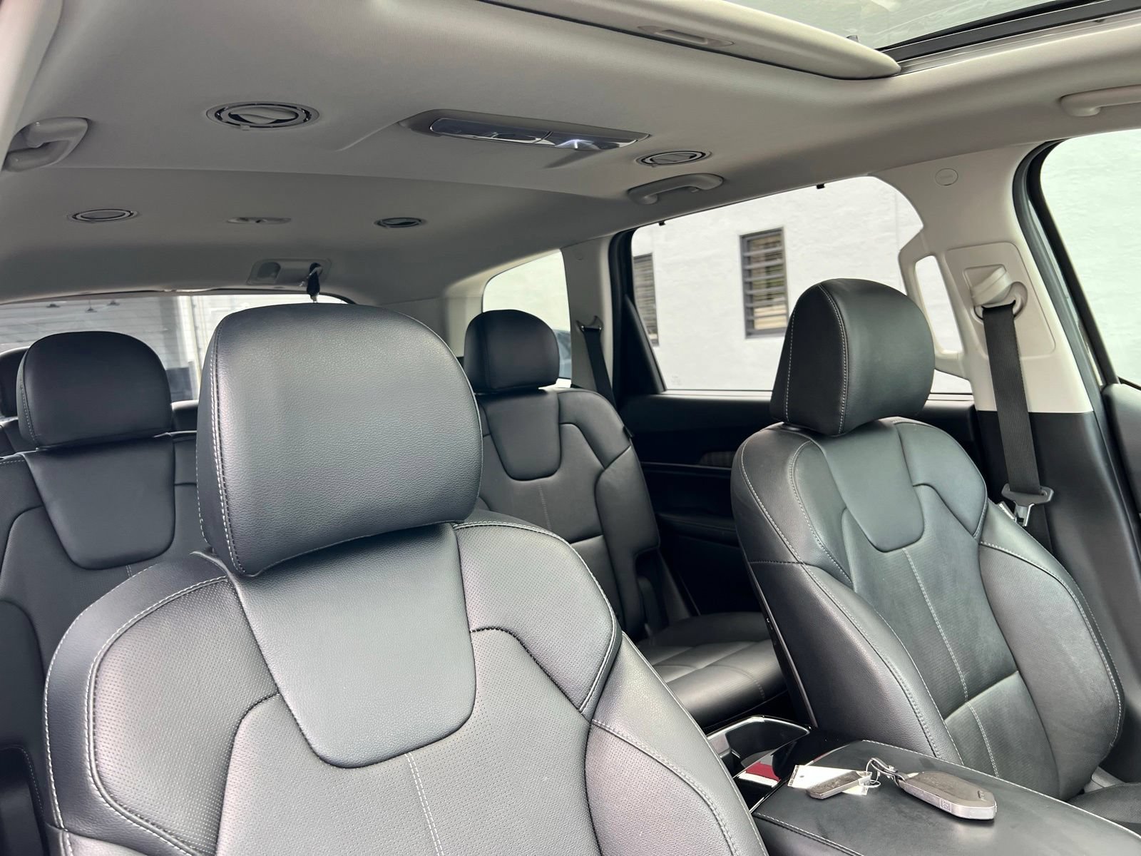 Used 2025 Kia Telluride EX w/ EX Captain's Chair Package FWD image 65