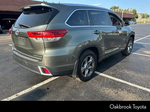 Used 2017 Toyota Highlander Limited Platinum AWD/4WD image 4