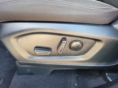 Used 2023 Ford Explorer XLT RWD image 23