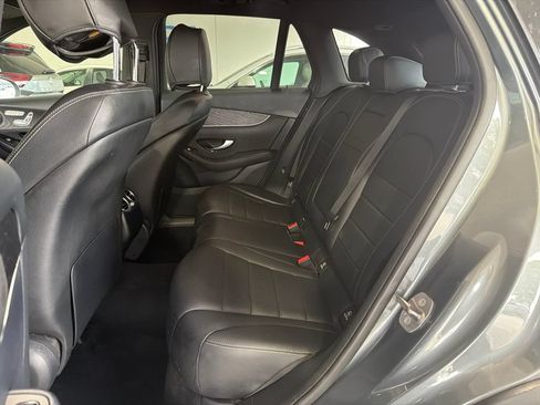 Used 2018 Mercedes-Benz GLC 300 4MATIC w/ Premium Package image 12