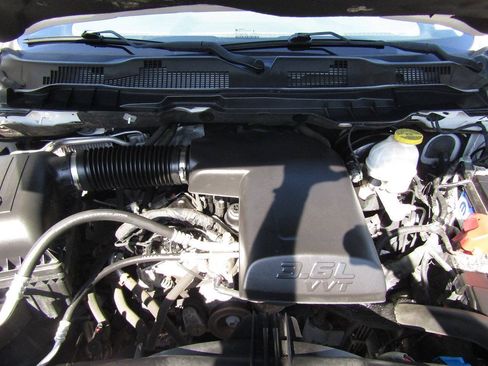 Used 2019 RAM 1500 Express AWD/4WD image 21