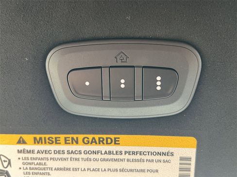 New 2026 Chrysler Pacifica Pinnacle image 16