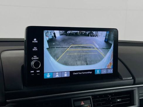 Used 2025 Honda Pilot EX-L image 13