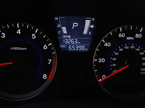 Used 2012 Hyundai Accent GLS image 10