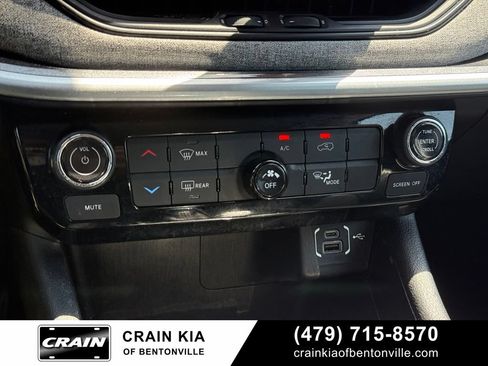 Used 2022 Jeep Compass Latitude AWD/4WD image 17