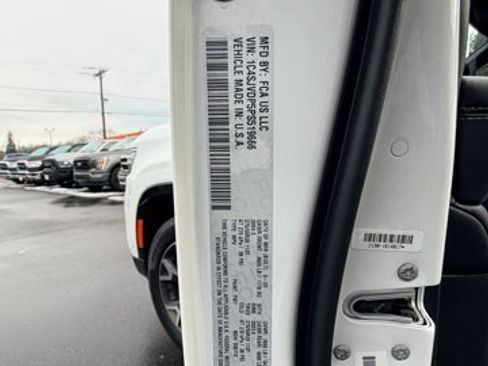 Used 2023 Jeep Wagoneer Series III w/ Preferred Equipment Group image 31