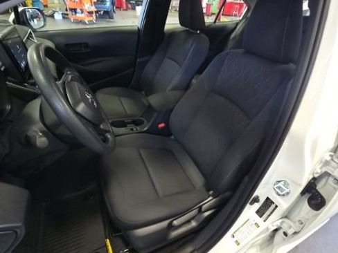 Used 2025 Toyota Corolla LE FWD image 12