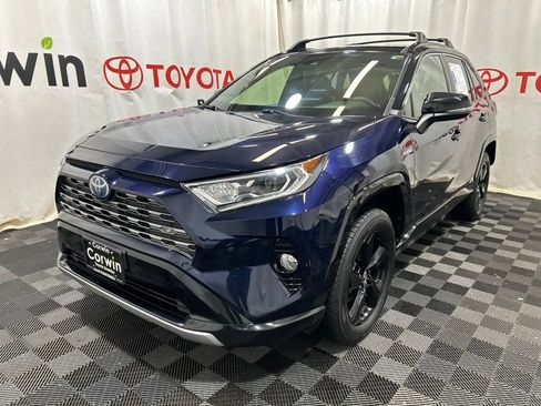 Used 2020 Toyota RAV4 XSE AWD/4WD image 3